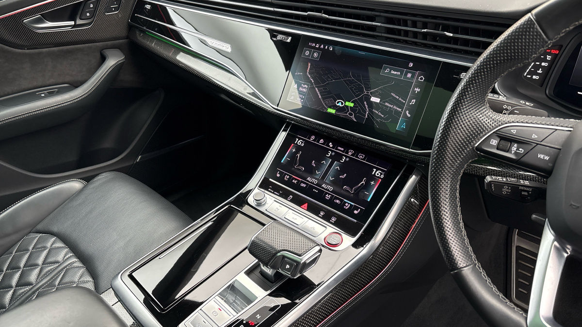 Audi SQ8 Image 18