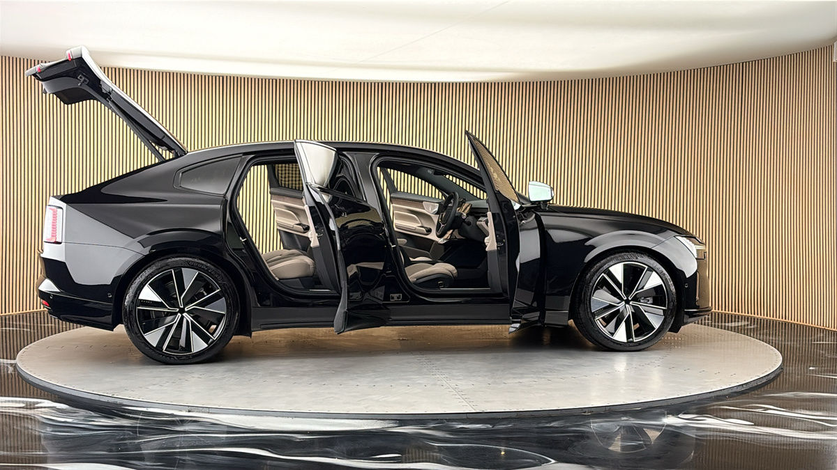 More views of Volvo ES90