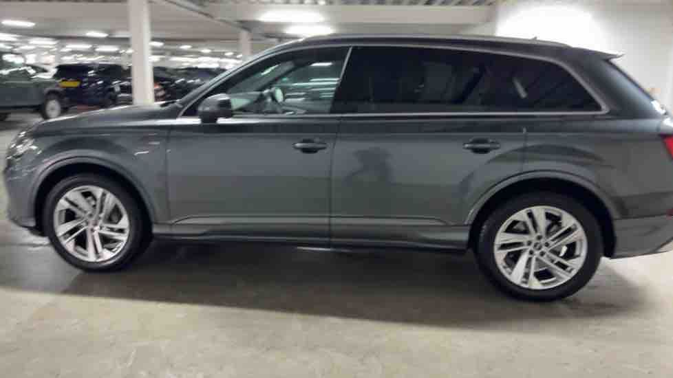 More views of Audi Q7