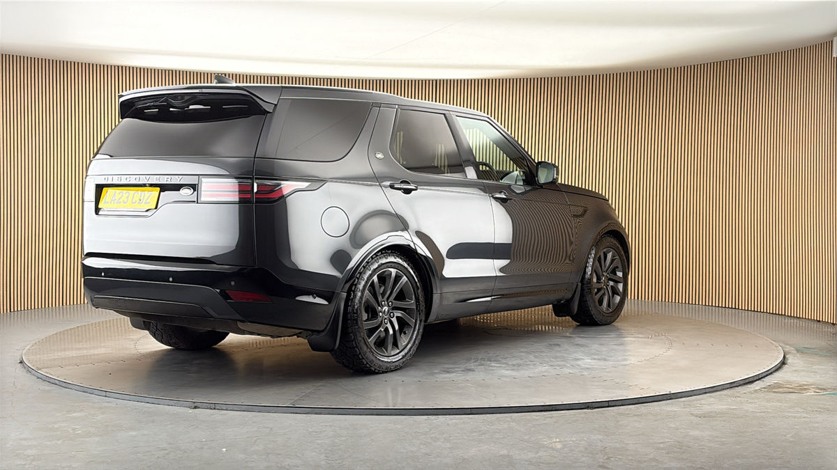 More views of Land Rover Discovery