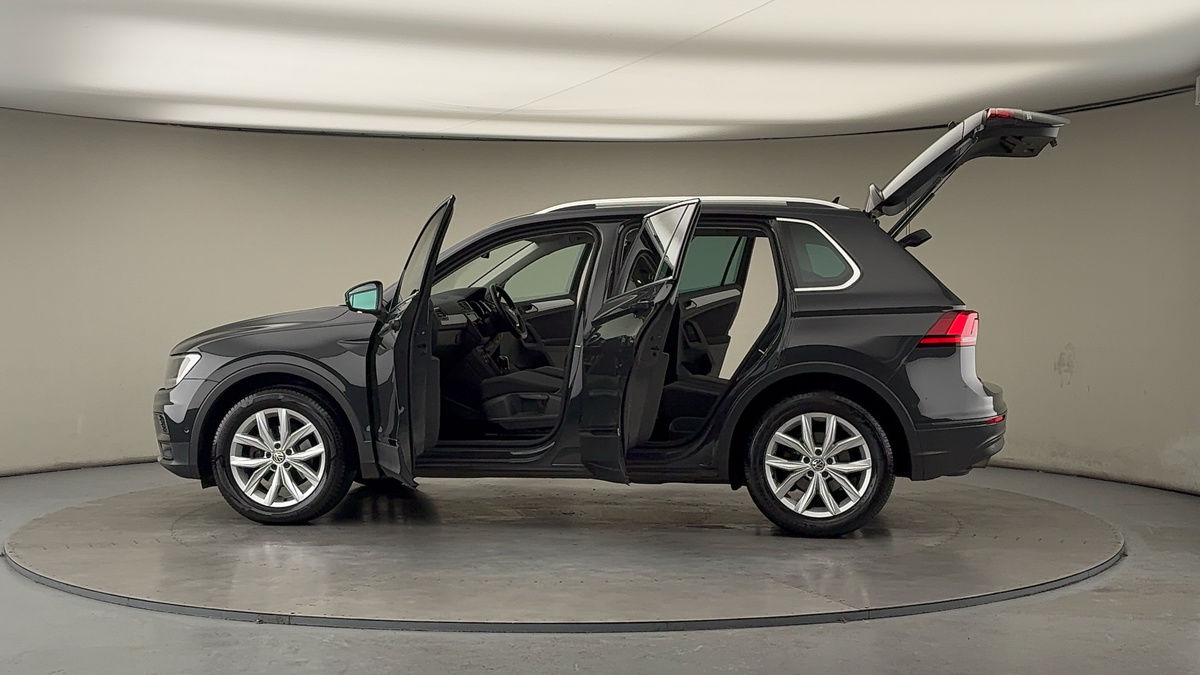 More views of Volkswagen Tiguan