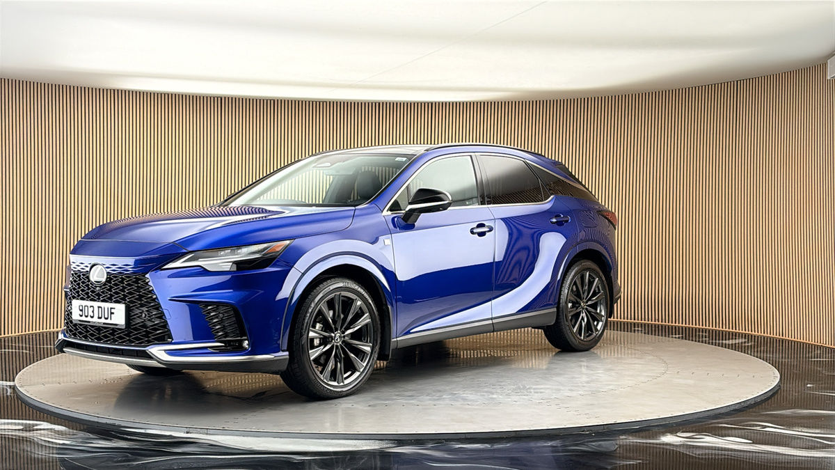 Lexus RX Image 20