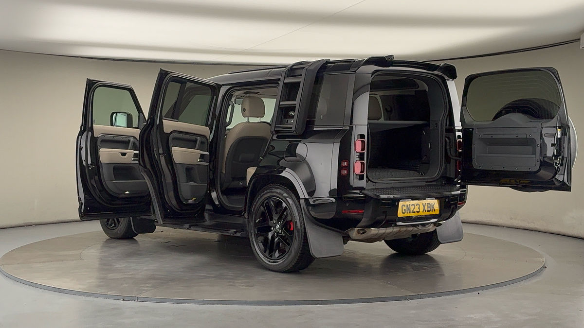 More views of Land Rover Defender 110