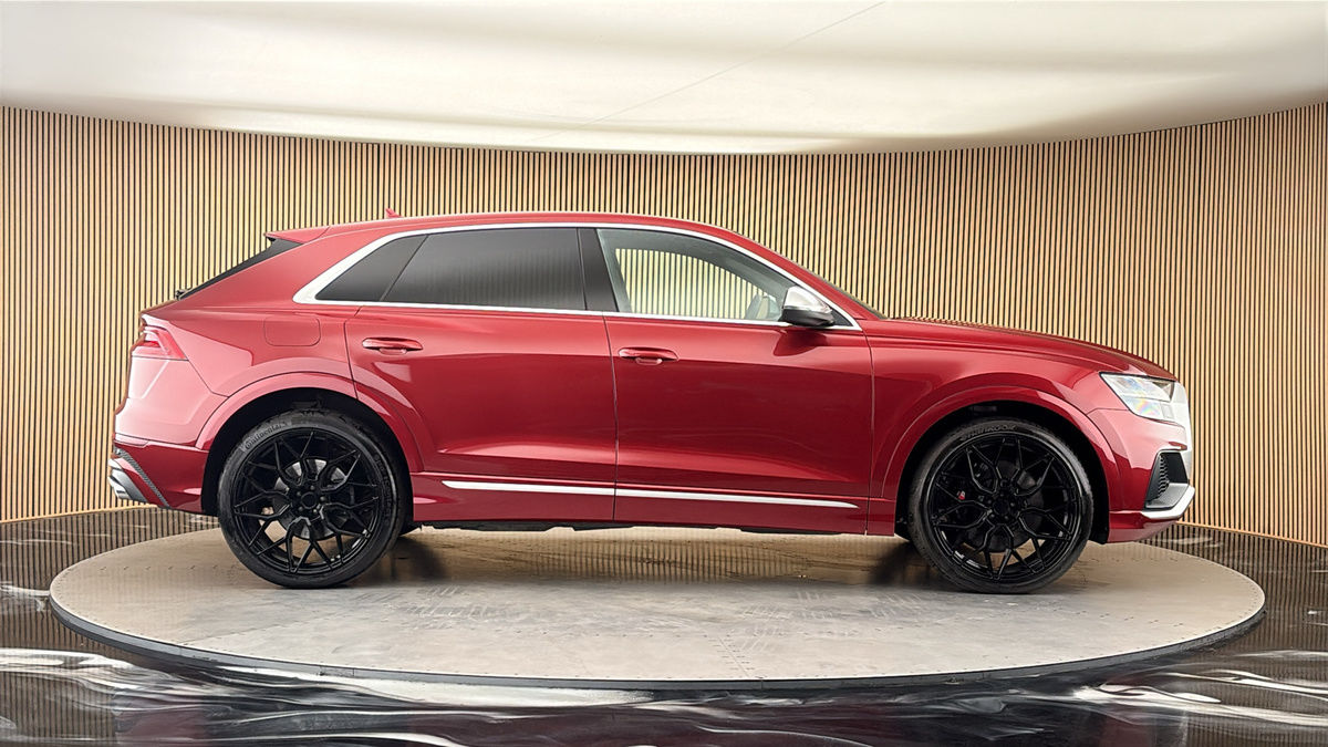 Audi SQ8 Image 16