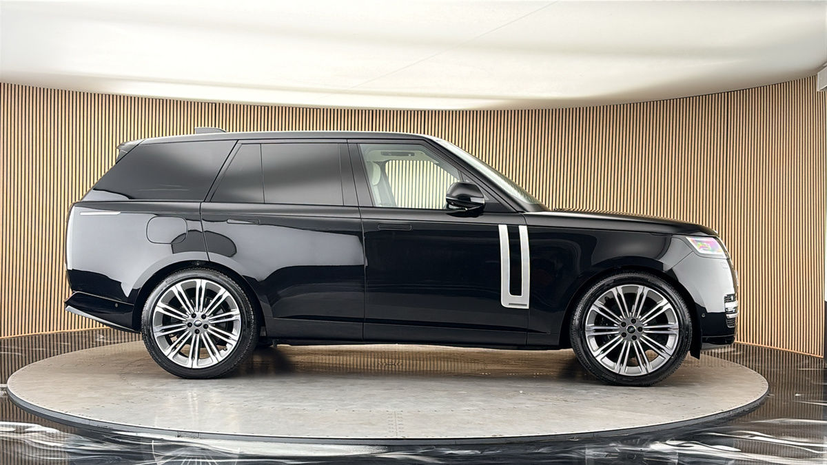 More views of Land Rover Range Rover