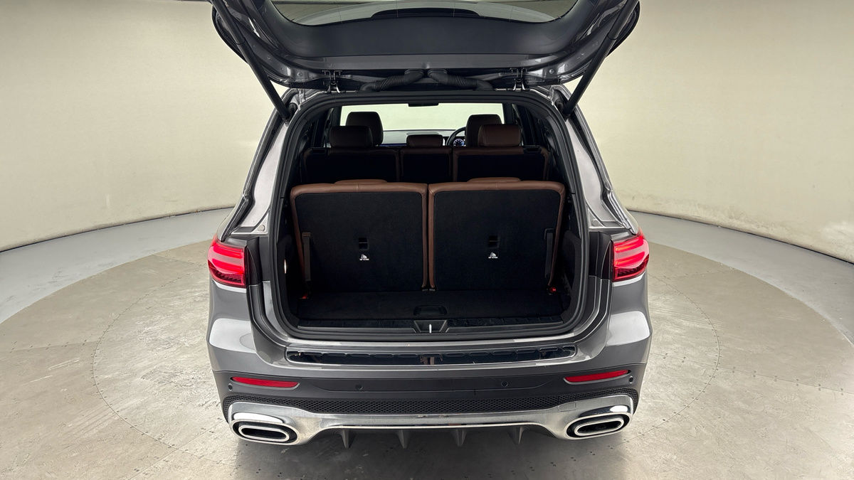 Mercedes-Benz GLB Image 11