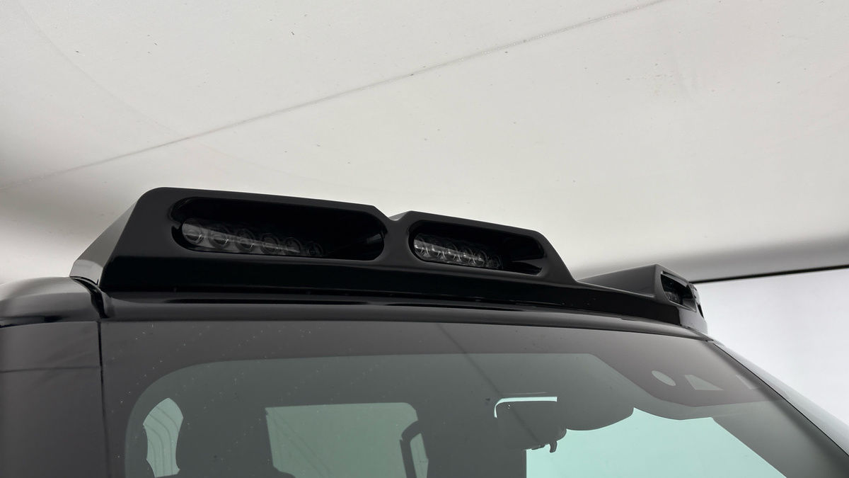 Land Rover Defender 90 Image 28