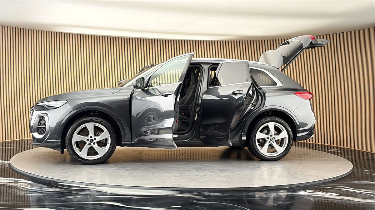 More views of Audi Q5