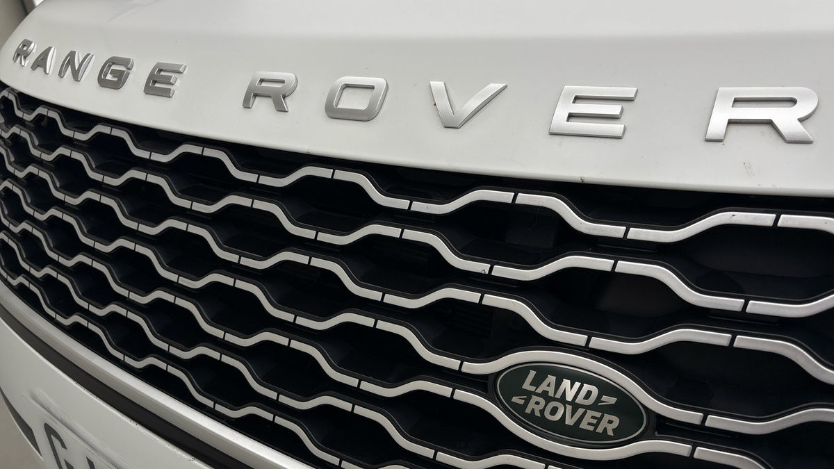 Land Rover Range Rover Velar Image 24