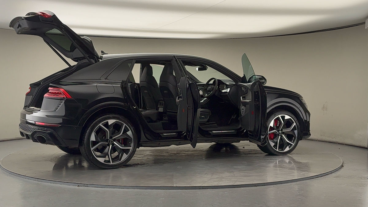 More views of Audi RSQ8