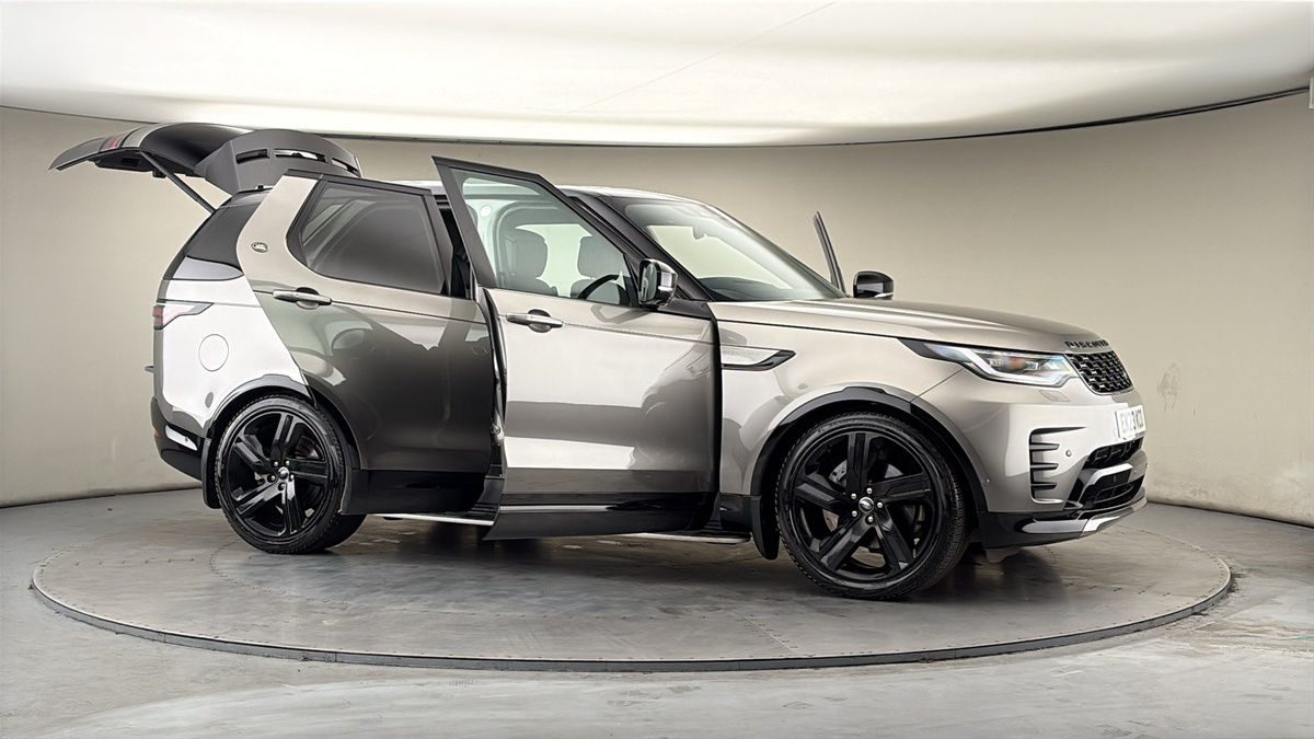 More views of Land Rover Discovery