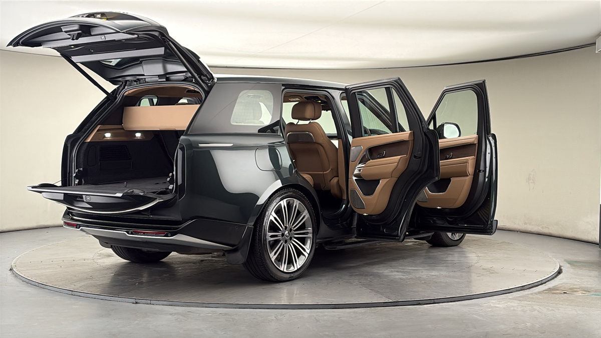 More views of Land Rover Range Rover