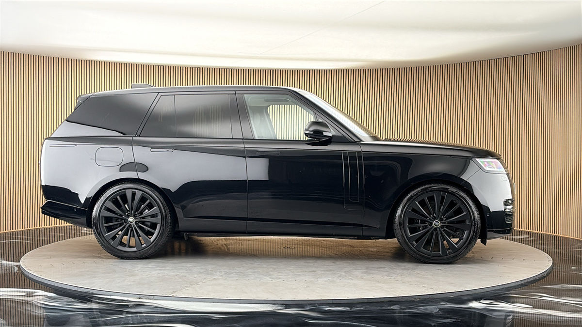 More views of Land Rover Range Rover