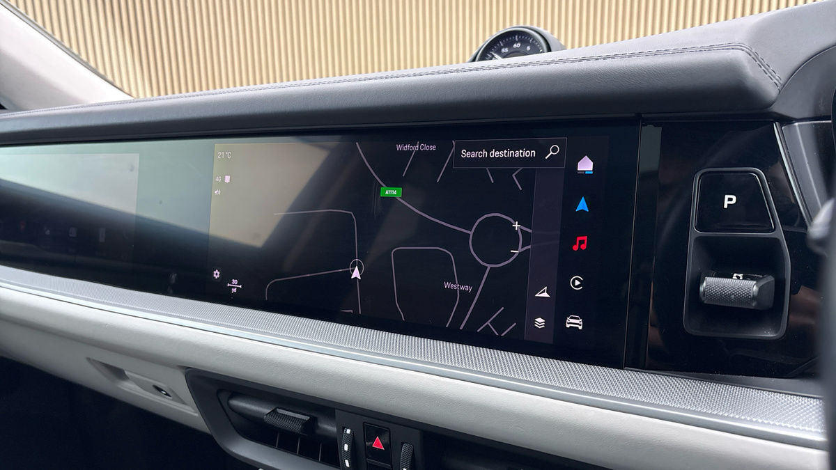 Porsche Cayenne Image 17