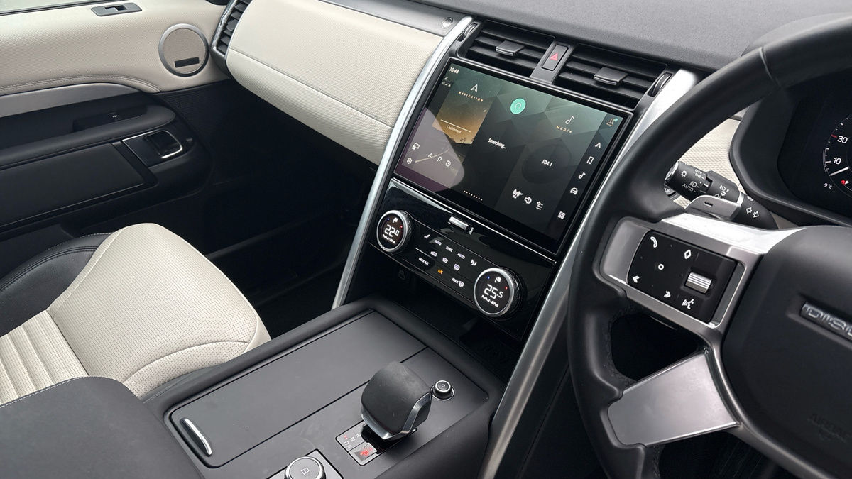 Land Rover Discovery Image 18