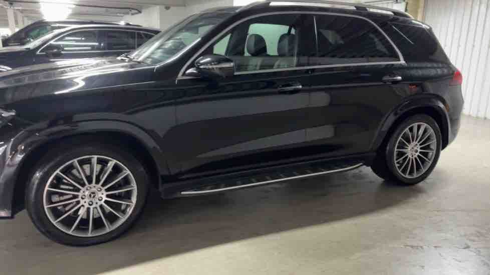 More views of Mercedes-Benz GLE