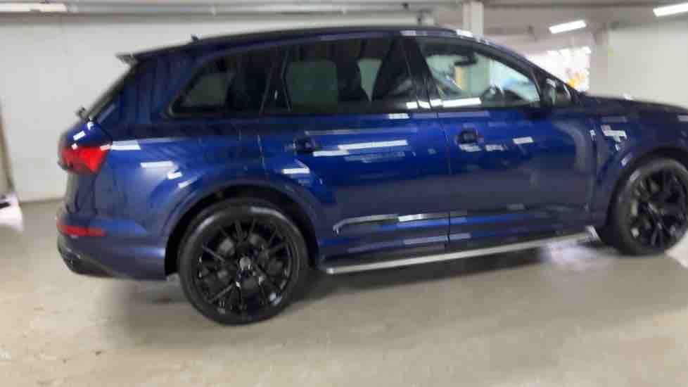 More views of Audi Q7