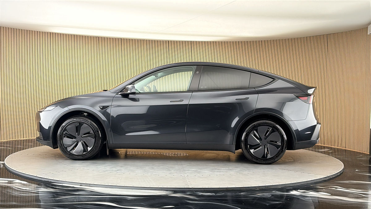 Tesla Model Y Image 15