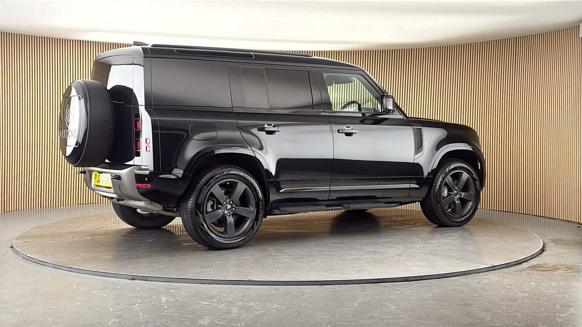 More views of Land Rover Defender 110