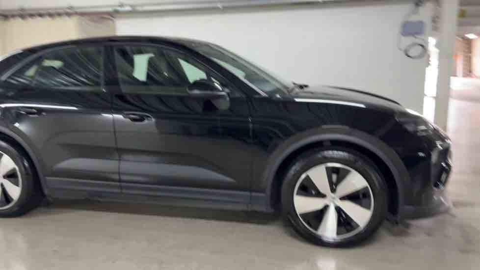 More views of Porsche Macan