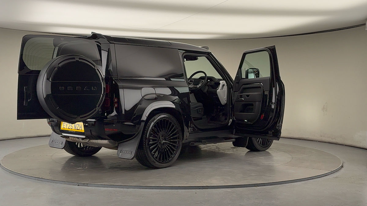 More views of Land Rover Defender 90