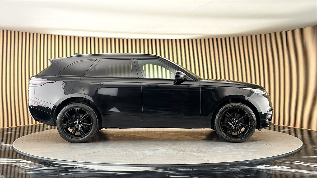 Land Rover Range Rover Velar Image 16
