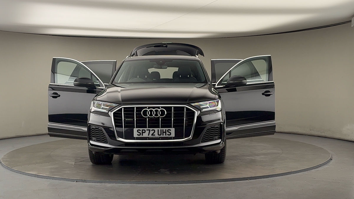 More views of Audi Q7