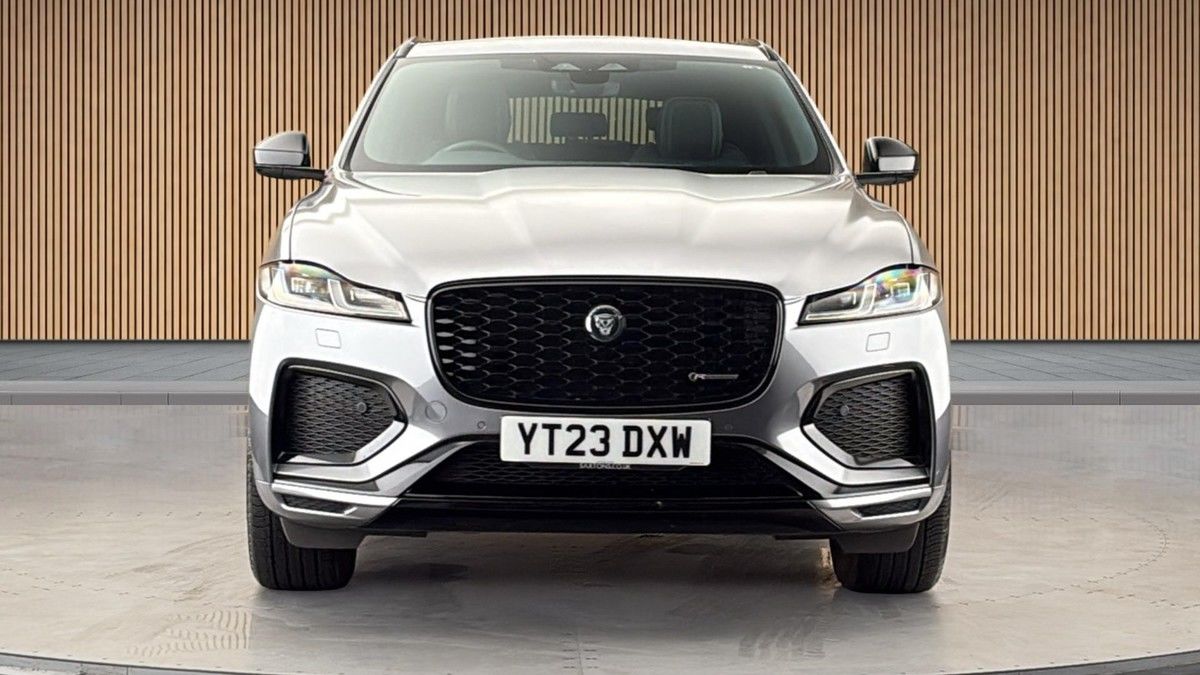 Jaguar F-PACE Image 3