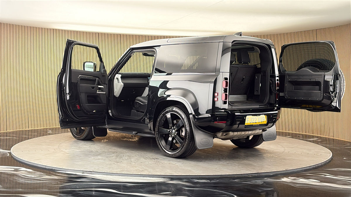 More views of Land Rover Defender 90