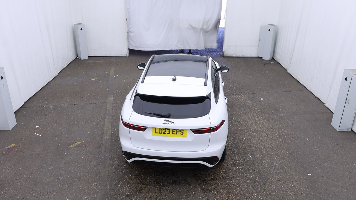 Jaguar F-PACE Image 8