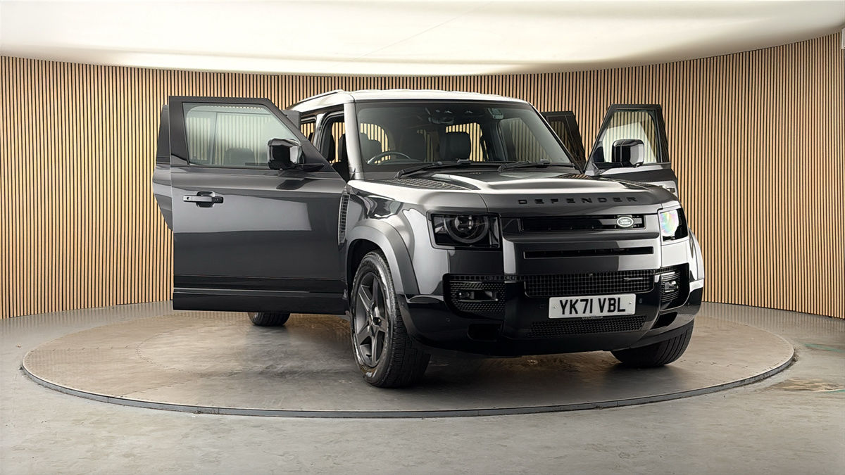 More views of Land Rover Defender 110