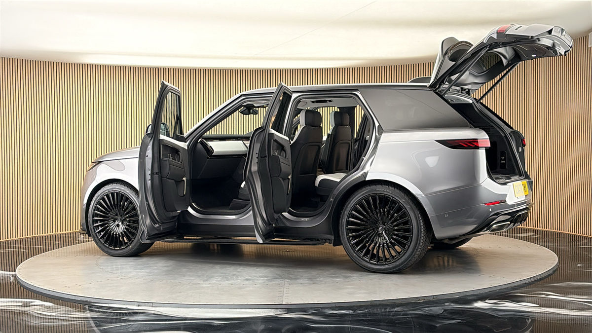 More views of Land Rover Range Rover Sport