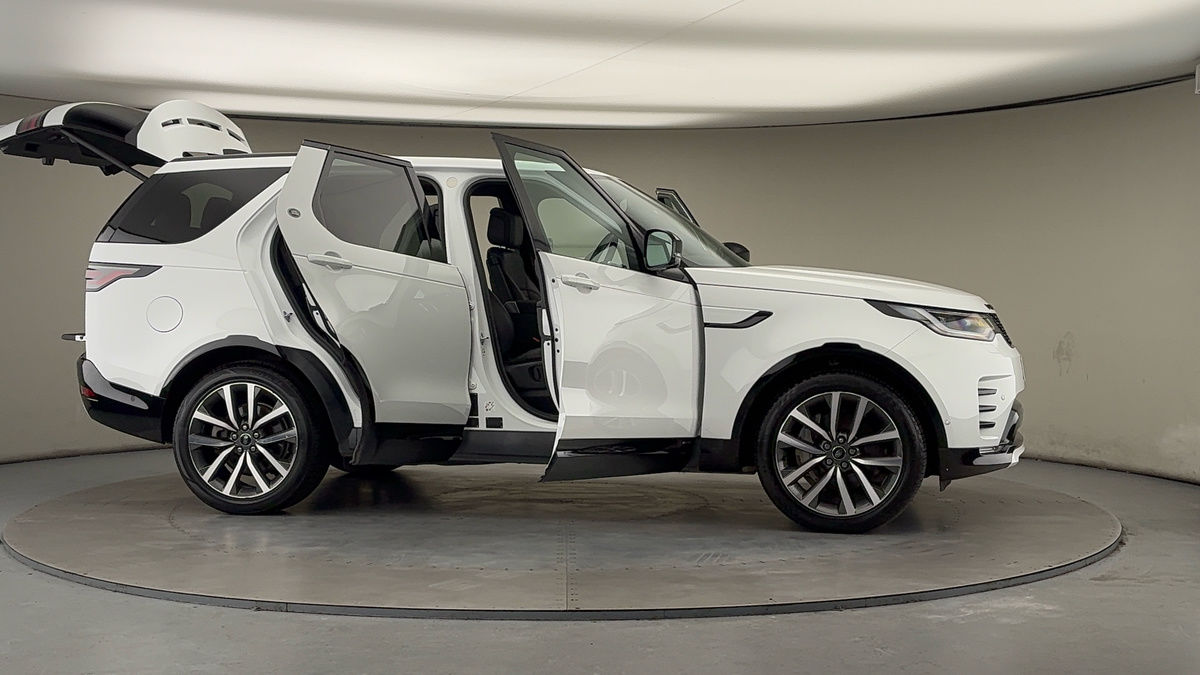 More views of Land Rover Discovery