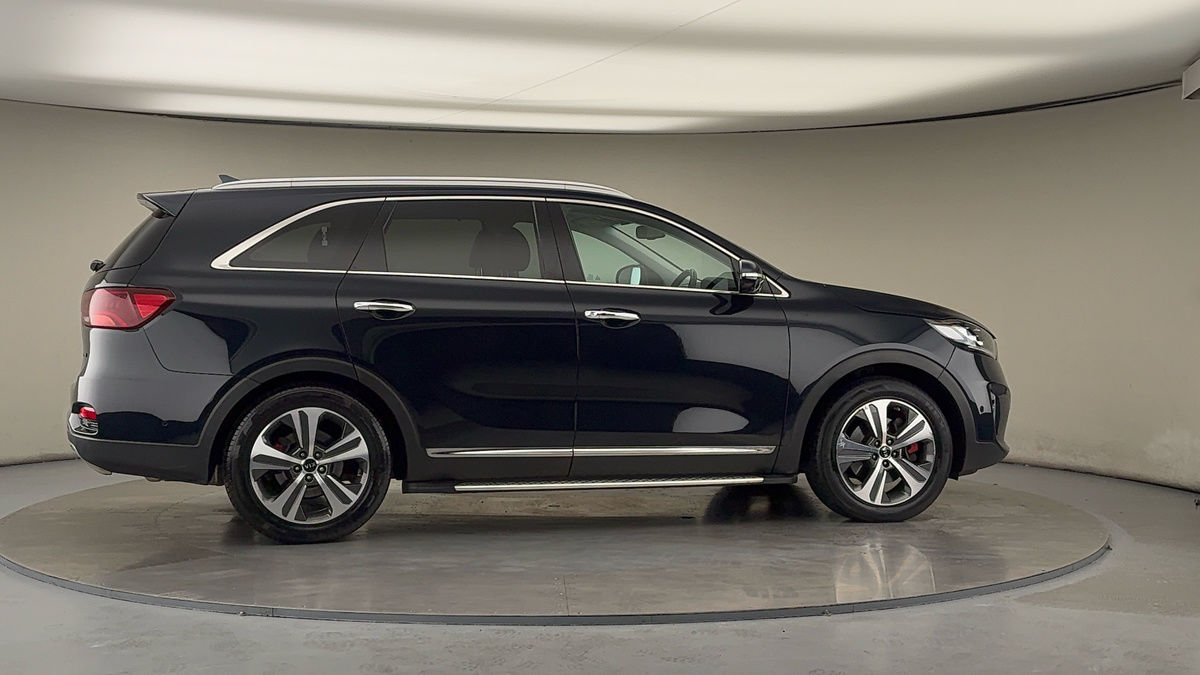 More views of Kia Sorento