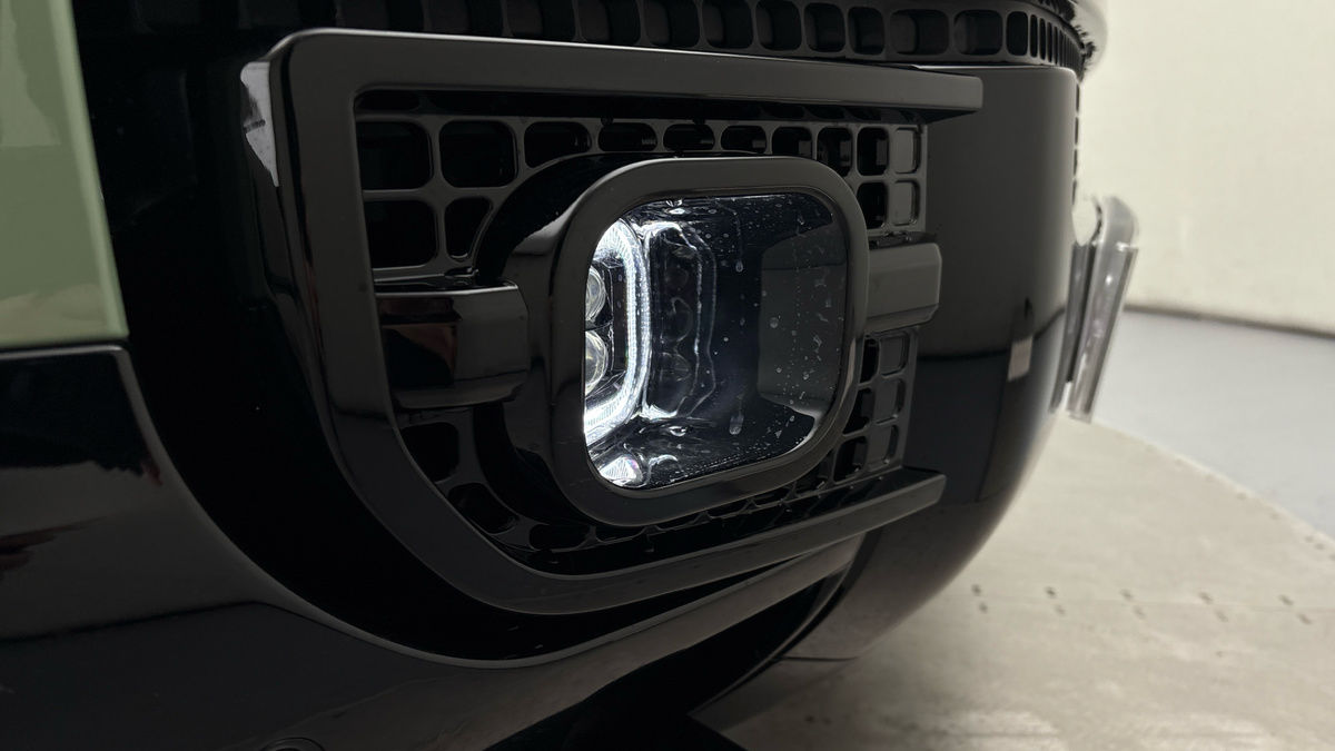 Land Rover Defender 90 Urban Image 30