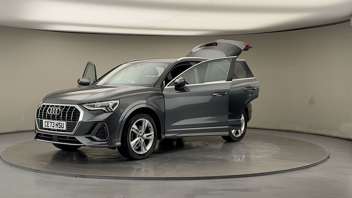 More views of Audi Q3