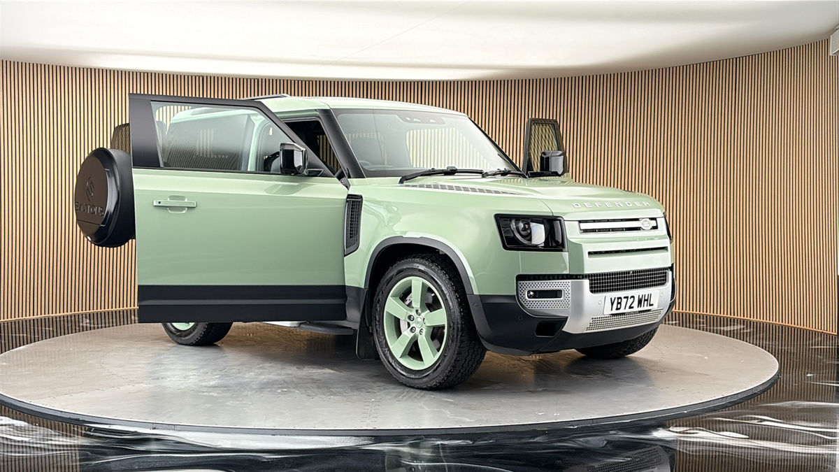 More views of Land Rover Defender 90