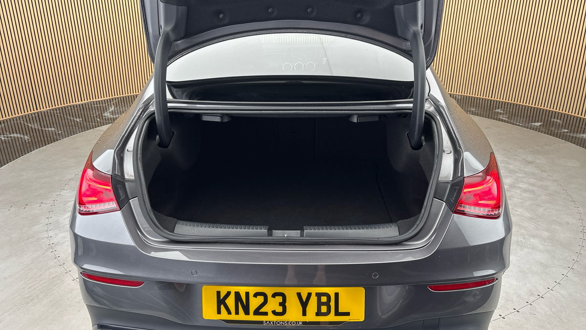 Mercedes-Benz CLA Image 11