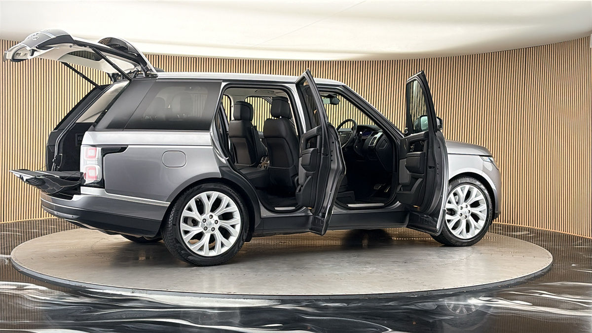 More views of Land Rover Range Rover