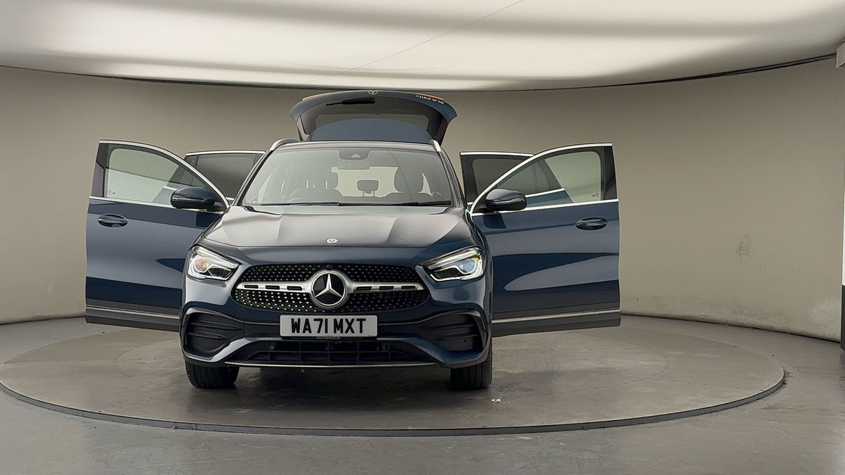 More views of Mercedes-Benz GLA