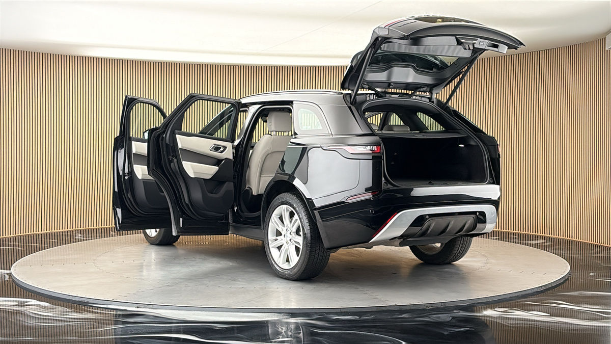 More views of Land Rover Range Rover Velar