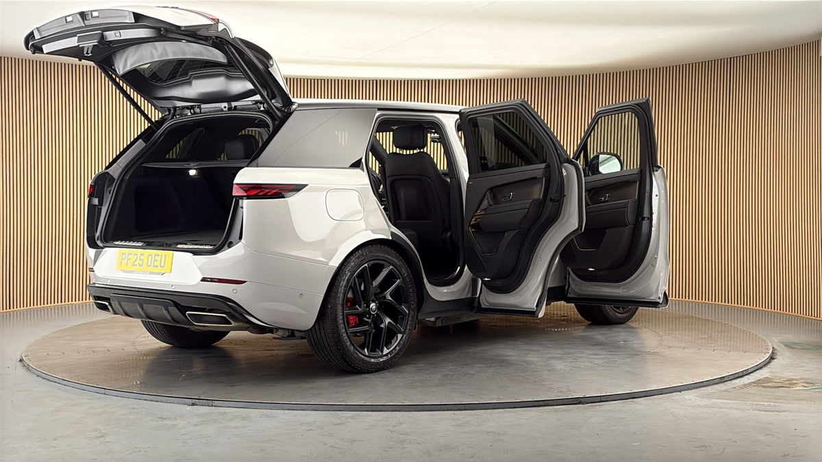 More views of Land Rover Range Rover Sport