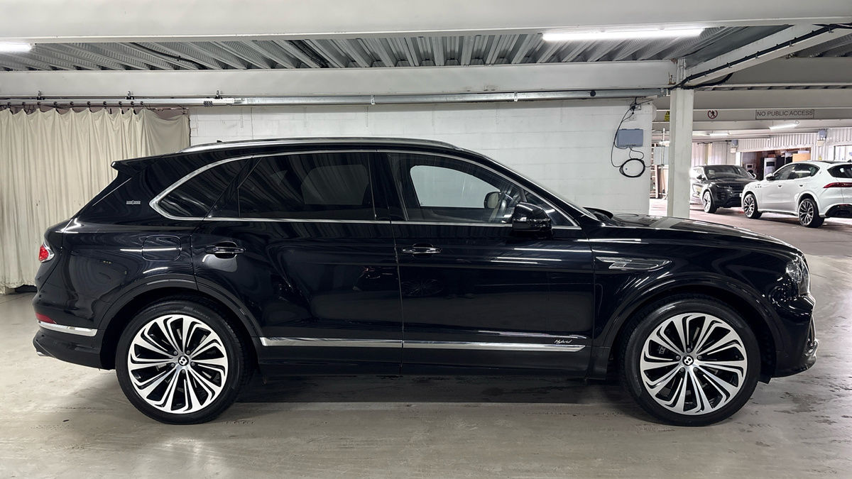 Bentley Bentayga Image 16