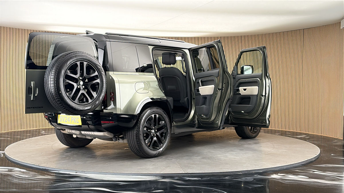 More views of Land Rover Defender 110