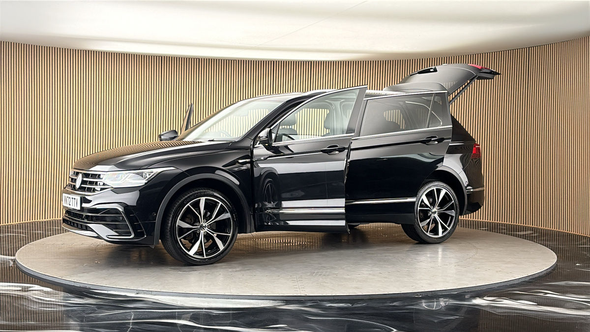 More views of Volkswagen Tiguan Allspace