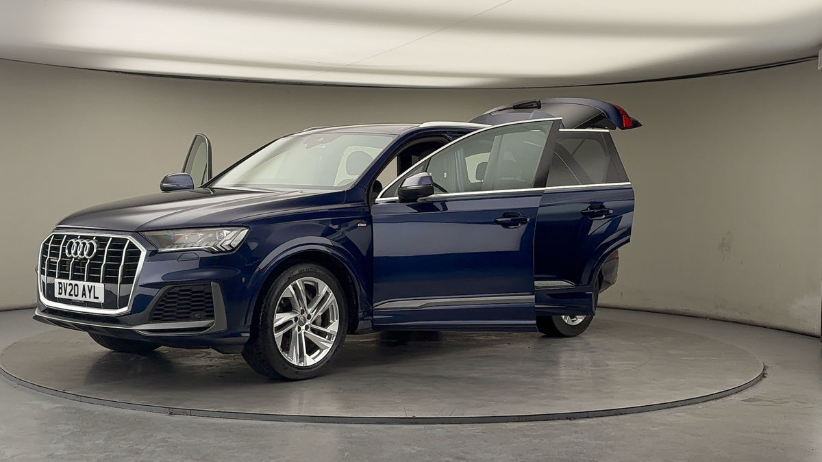 More views of Audi Q7