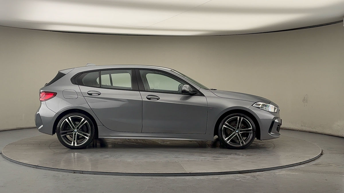 BMW 1 Series Image 16