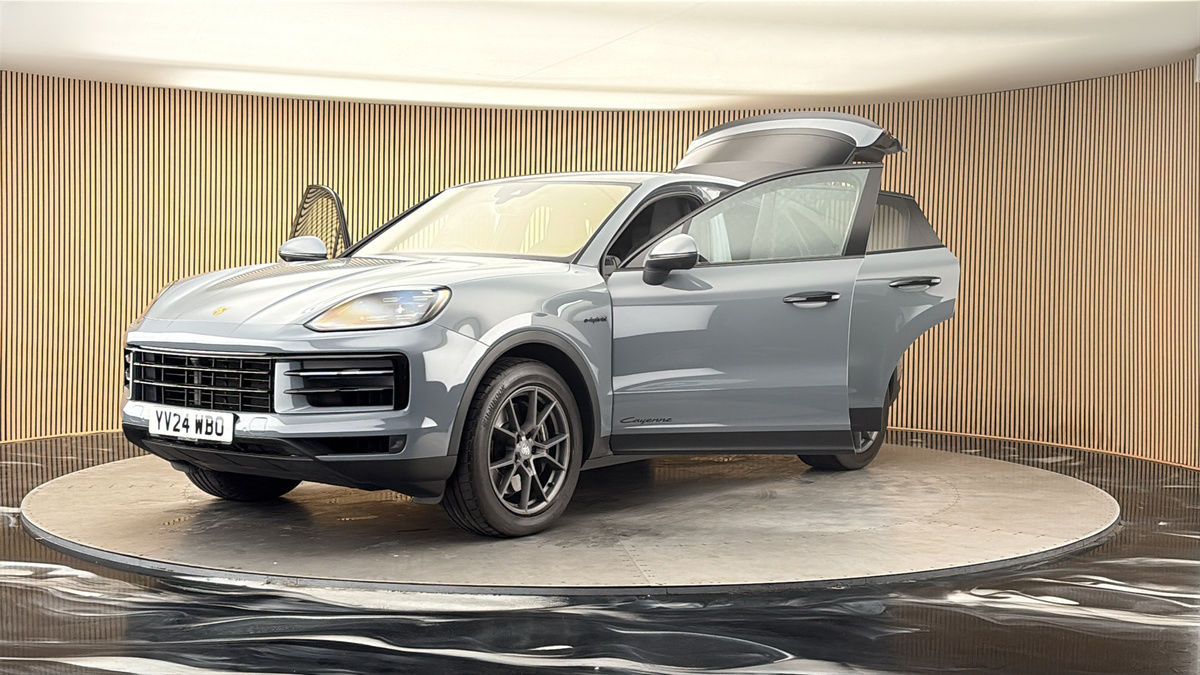 More views of Porsche Cayenne