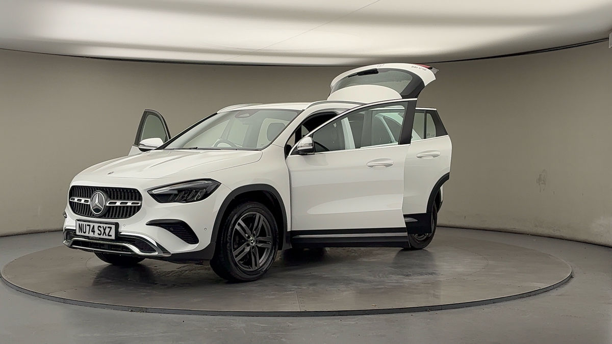 More views of Mercedes-Benz GLA