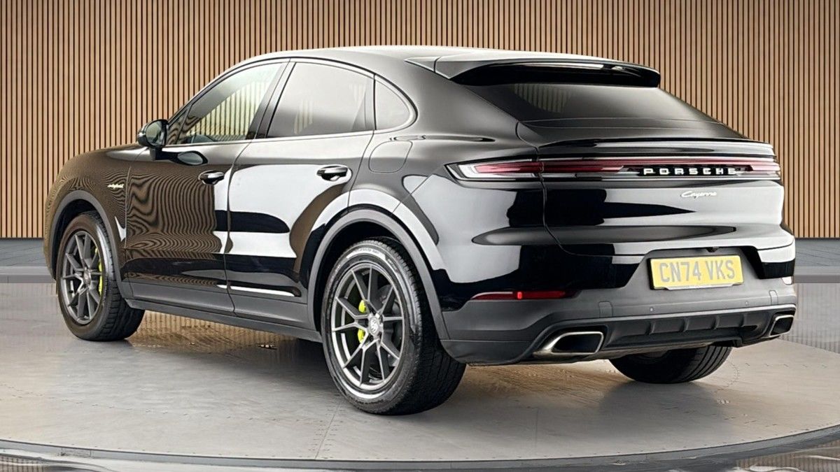 Porsche Cayenne Image 2